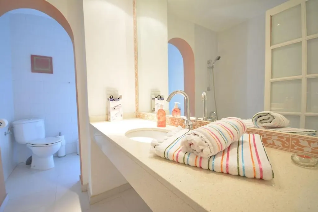 Port D'Andratx Family House, Swimming Pool & Jacuzzi 10-22 People אנדרטקס
